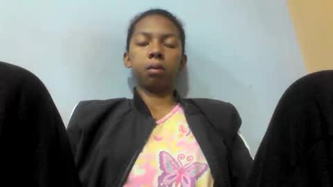 Snapshot of sarah146341 chatting on May 7, 5:13 am sarah146341 online show from May 7, 5:13 am