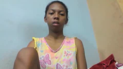 Snapshot of sarah146341 chatting on May 12, 7:27 am sarah146341 online show from May 12, 7:27 am