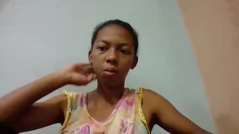 Snapshot of sarah146341 chatting on May 26, 7:26 am sarah146341 online show from May 26, 7:26 am