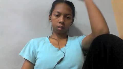 Snapshot of sarah146341 chatting on May 28, 4:59 pm sarah146341 online show from May 28, 4:59 pm