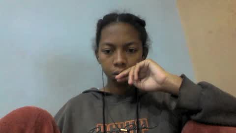 Snapshot of sarah146341 chatting on June 15, 5:53 am sarah146341 online show from June 15, 5:53 am