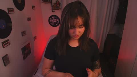 Snapshot of sarah_cuteeyes chatting on April 1, 5:30 am Sara online show from April 1, 5:30 am