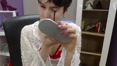 Snapshot of sarah_desire01 chatting on March 26, 7:47 am Sarah online show from March 26, 7:47 am