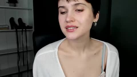 Snapshot of sarah_desire01 chatting on April 9, 7:36 am Sarah online show from April 9, 7:36 am