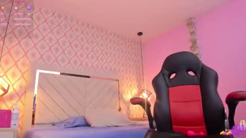 SARAH KEYS  online show from March 13, 3:24 am