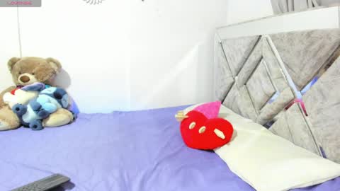 Snapshot of sarah_lowee chatting on April 29, 3:32 am sarah_lowee online show from April 29, 3:32 am