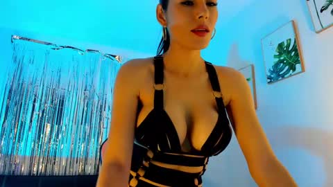 INSTAGRAM...sarah22 p online show from March 7, 11:27 pm