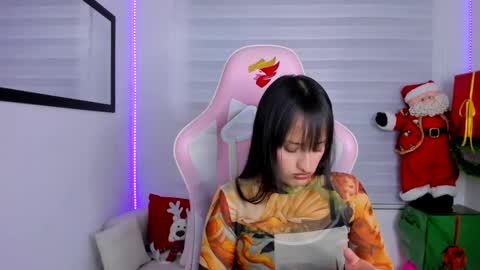 Sarah Ramirez online show from December 18, 3:23 am