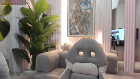 Sarah online show from March 25, 2:17 am