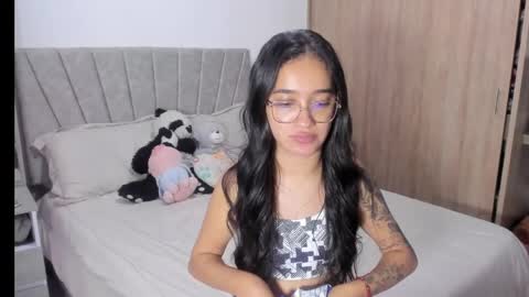 Snapshot of sarah_stone15 chatting on April 16, 1:39 am Sarah online show from April 16, 1:39 am