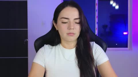 Snapshot of sarah_swtt chatting on October 11, 3:17 am - next broadcast 28 nov  7 pm Col online show from October 11, 3:17 am