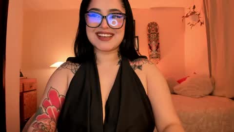 Snapshot of sarah_volkov chatting on April 30, 5:36 am online show from April 30, 5:36 am