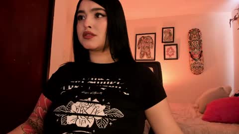 Snapshot of sarah_volkov chatting on May 1, 1:16 pm online show from May 1, 1:16 pm