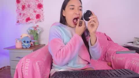 sarahajhoness online show from March 11, 2:01 pm