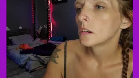 Snapshot of sarahdellisonn chatting on July 26, 2:42 am sarahdellisonn online show from July 26, 2:42 am
