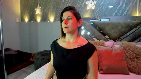 Sarah Deyvis online show from February 9, 7:18 pm