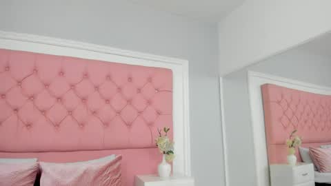 Sarah the Doll  online show from June 3, 1:36 pm