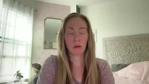 Sarah online show from April 11, 4:44 pm