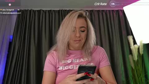 Snapshot of sarahjadore chatting on March 11, 7:47 pm Sarahjadore online show from March 11, 7:47 pm