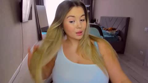 Sarah online show from March 9, 12:53 pm