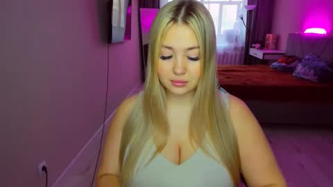 Sarah online show from April 13, 12:32 pm