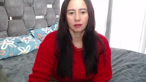 Snapshot of sarahott_1 chatting on May 2, 7:08 pm Lia online show from May 2, 7:08 pm