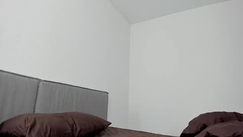 sarahphyllis online show from December 21, 2:09 am