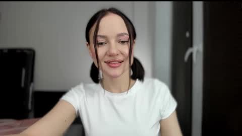 sarahphyllis online show from February 25, 4:00 pm