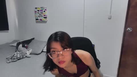 Sarah  online show from November 6, 6:53 pm