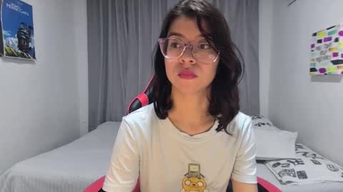 Sarah  online show from March 4, 6:25 pm