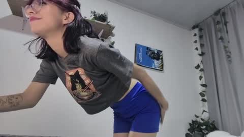 Sarah  online show from April 9, 8:03 pm