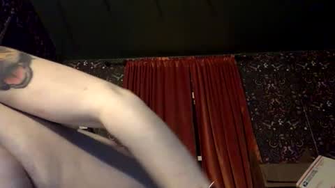 sarahsweetie17 online show from October 31, 3:40 am