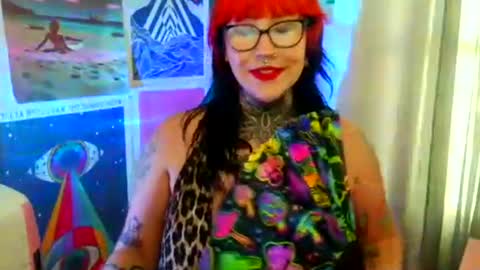 Sarah T online show from October 22, 3:34 pm