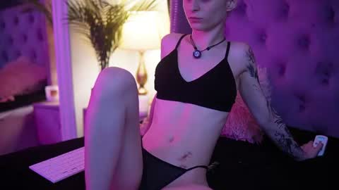 Snapshot of saraiangel chatting on June 14, 8:11 pm Sarai online show from June 14, 8:11 pm