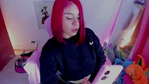 sara  online show from April 18, 11:27 pm