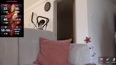 Snapshot of saramartinez100 chatting on December 13, 7:53 pm sara martinez online show from December 13, 7:53 pm