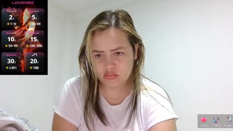 Snapshot of saramartinez100 chatting on February 25, 11:41 am sara martinez online show from February 25, 11:41 am