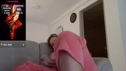 Snapshot of saramartinez100 chatting on February 26, 5:28 pm sara martinez online show from February 26, 5:28 pm