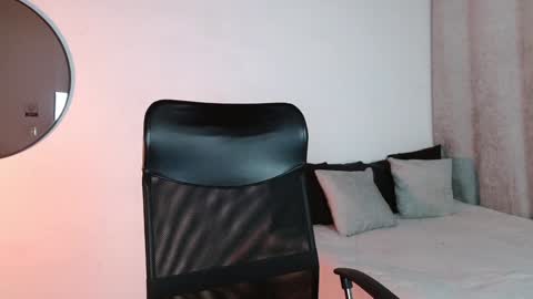 Snapshot of saramilf_69 chatting on December 20, 4:14 pm saramilf_69 online show from December 20, 4:14 pm