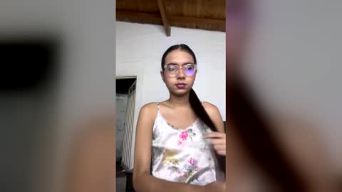 sarasaenz999 online show from March 18, 9:01 am