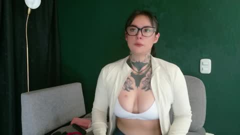 Snapshot of saratrita chatting on May 24, 7:52 pm Sara Herrera online show from May 24, 7:52 pm