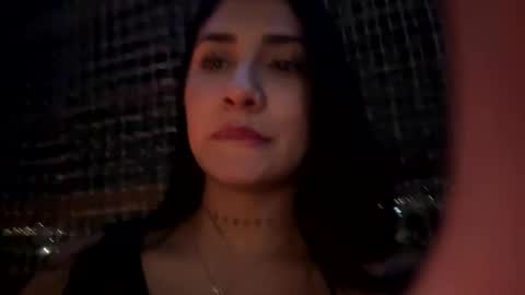 Snapshot of saratukkerr chatting on December 9, 4:01 am saratukkerr online show from December 9, 4:01 am