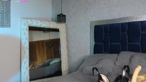 Sara W online show from December 21, 9:44 am