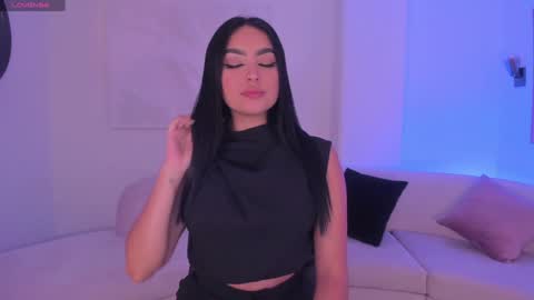 Snapshot of sarawinstone_ chatting on January 18, 11:11 am Sara Winstone online show from January 18, 11:11 am