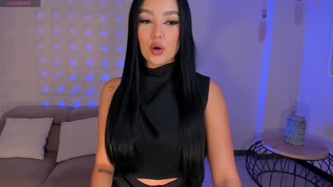 Snapshot of sarawinstone_ chatting on February 2, 11:08 am Sara Winstone online show from February 2, 11:08 am