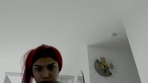 Saray  online show from October 20, 8:20 pm