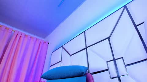 Snapshot of sarayroyse chatting on December 24, 8:38 pm Saray online show from December 24, 8:38 pm