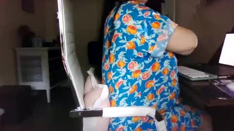 Snapshot of saretta46 chatting on August 6, 6:43 pm Sara online show from August 6, 6:43 pm