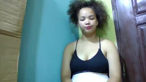 Snapshot of sarhon917962 chatting on April 16, 6:47 am sarhon917962 online show from April 16, 6:47 am