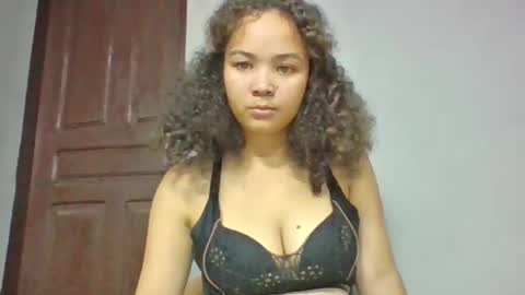 Snapshot of sarhon917962 chatting on May 13, 5:43 pm sarhon917962 online show from May 13, 5:43 pm